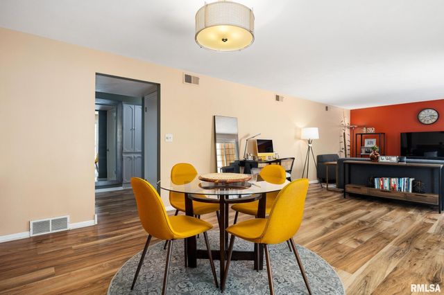 6016 N Knoxville Ave Apt 102, Peoria, IL 61614