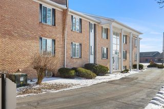 6016 N Knoxville Ave Apt 102, Peoria, IL 61614