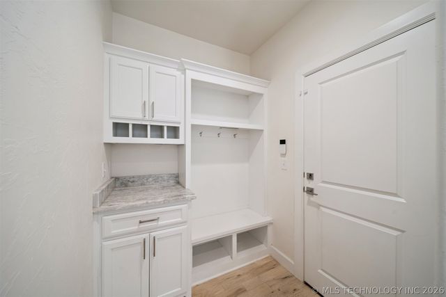 6131 N Creekwood Drive, Owasso, OK 74055
