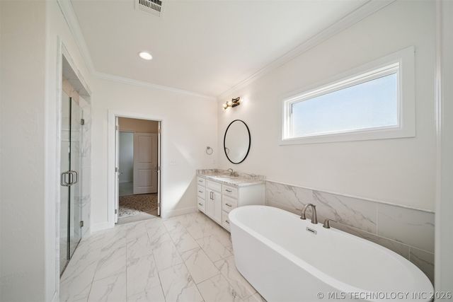 6131 N Creekwood Drive, Owasso, OK 74055