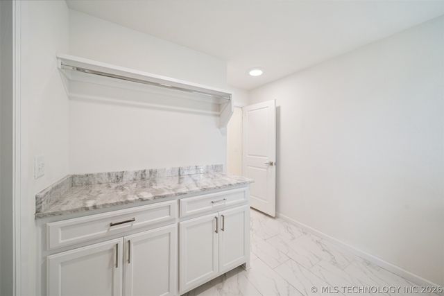 6131 N Creekwood Drive, Owasso, OK 74055