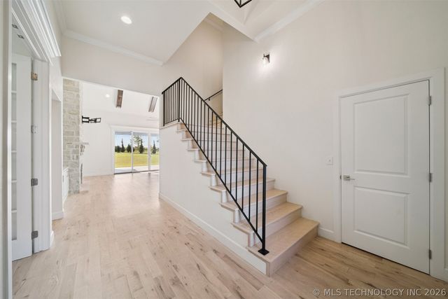 6131 N Creekwood Drive, Owasso, OK 74055