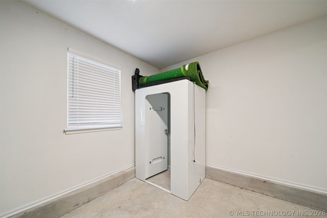 6131 N Creekwood Drive, Owasso, OK 74055