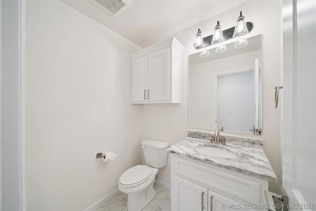 6131 N Creekwood Drive, Owasso, OK 74055