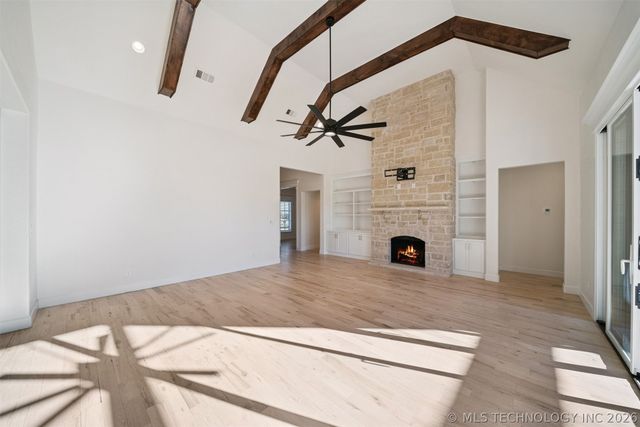 6131 N Creekwood Drive, Owasso, OK 74055