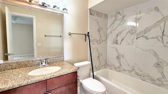 5144 CONROY ROAD 1033, Orlando, FL 32811