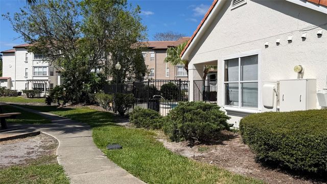 5144 CONROY ROAD 1033, Orlando, FL 32811