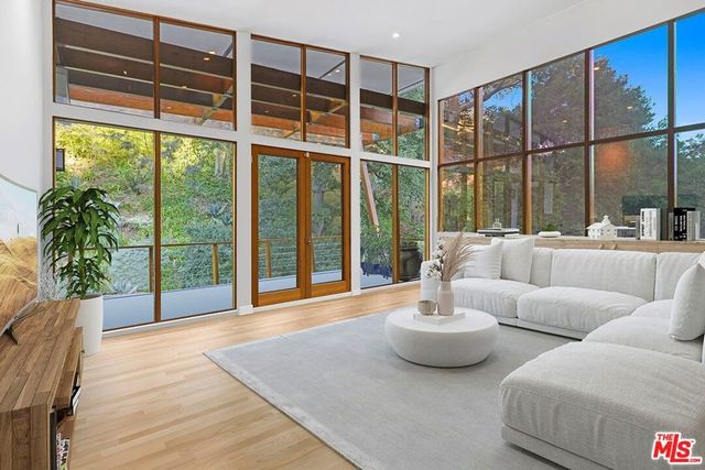 3600 Mandeville Canyon Road, Los Angeles, CA 90049