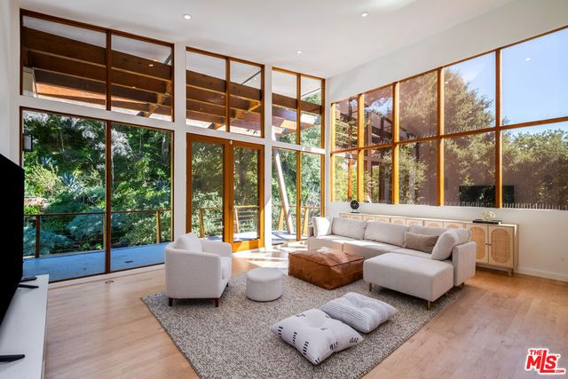 3600 Mandeville Canyon Road, Los Angeles, CA 90049