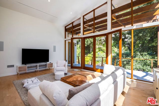 3600 Mandeville Canyon Road, Los Angeles, CA 90049