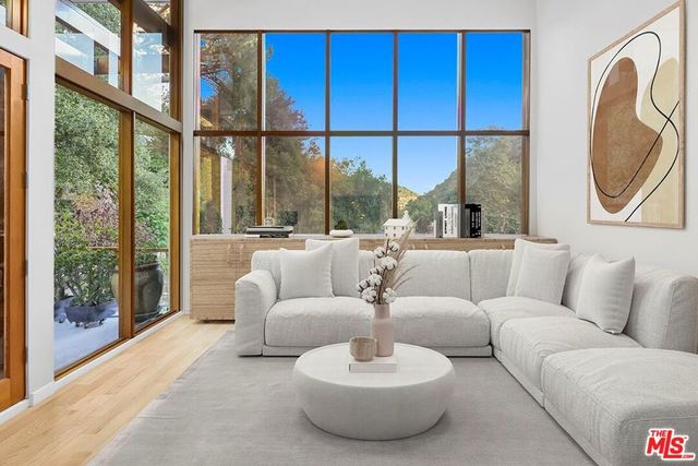3600 Mandeville Canyon Road, Los Angeles, CA 90049