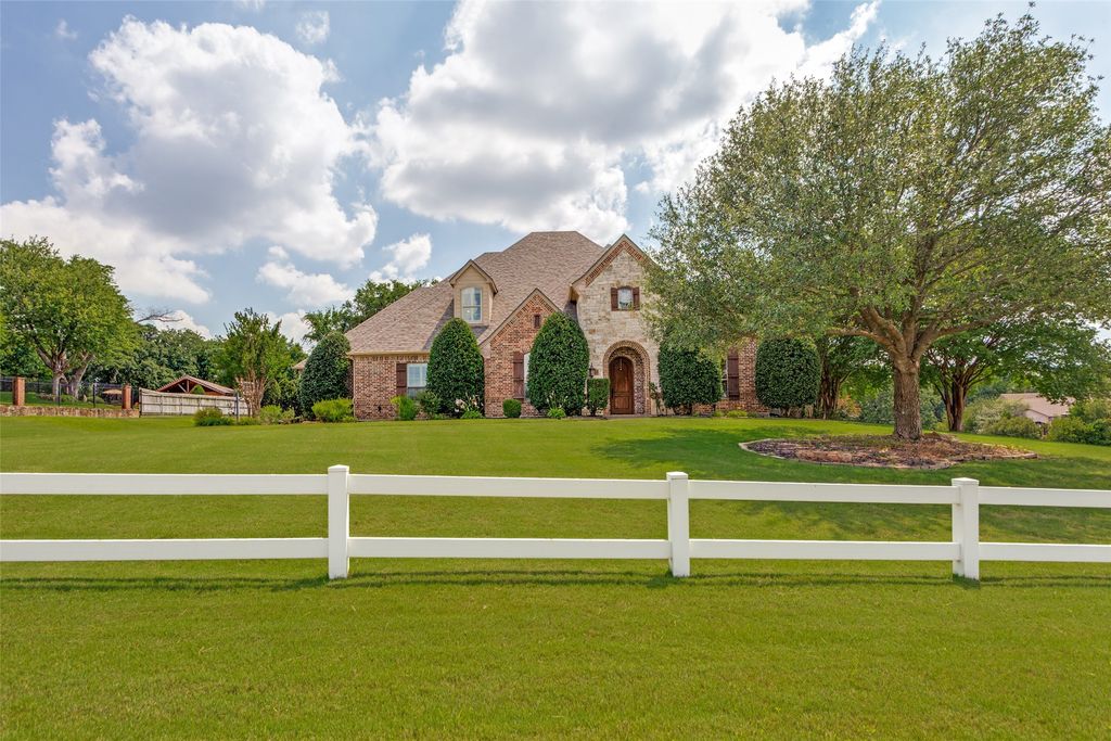 145 Country Vista Circle, Burleson, TX 76028