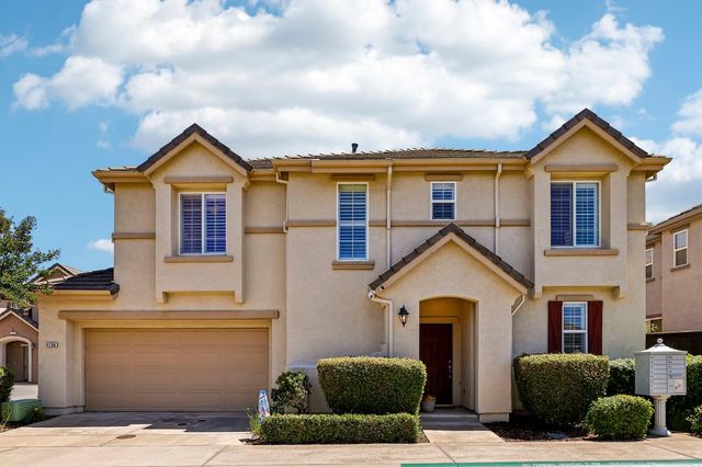 9196 Cortina Cir, Roseville, CA 95678