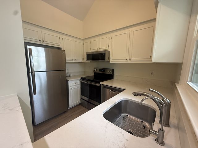 2135 Acklen Ave Apt 8, Nashville, TN 37212