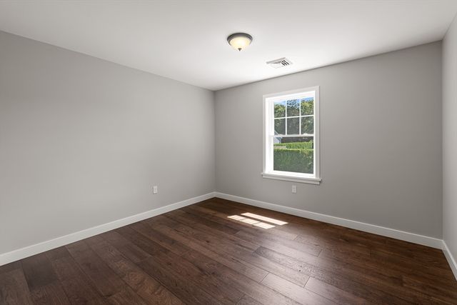 961 Wood St, Fall River, MA 02721