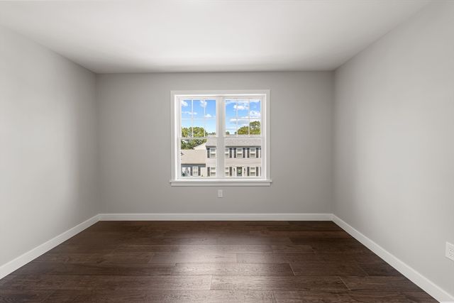 961 Wood St, Fall River, MA 02721