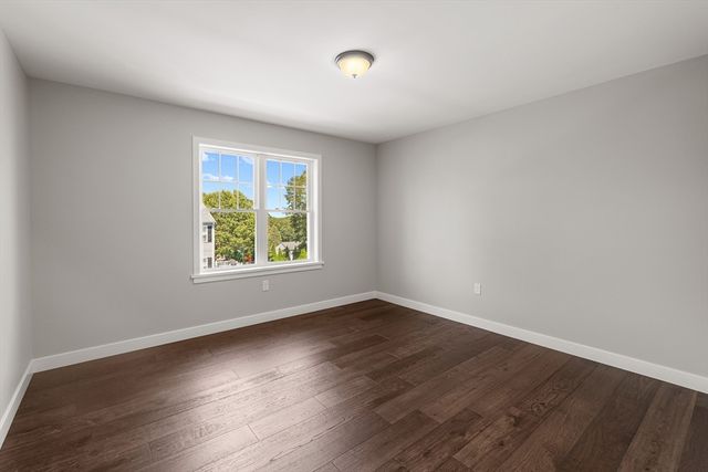 961 Wood St, Fall River, MA 02721