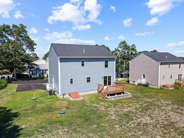 961 Wood St, Fall River, MA 02721