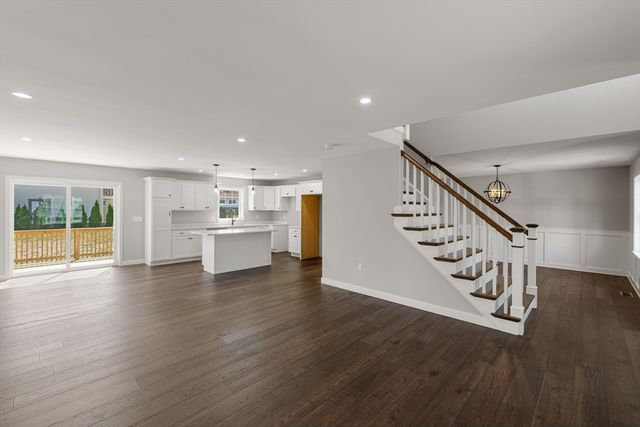 961 Wood St, Fall River, MA 02721