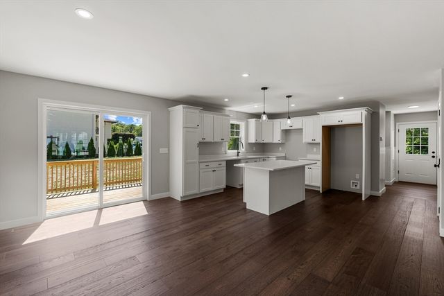 961 Wood St, Fall River, MA 02721