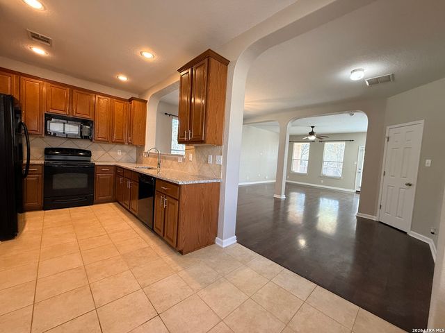 6926 Abbey, San Antonio, TX 78249