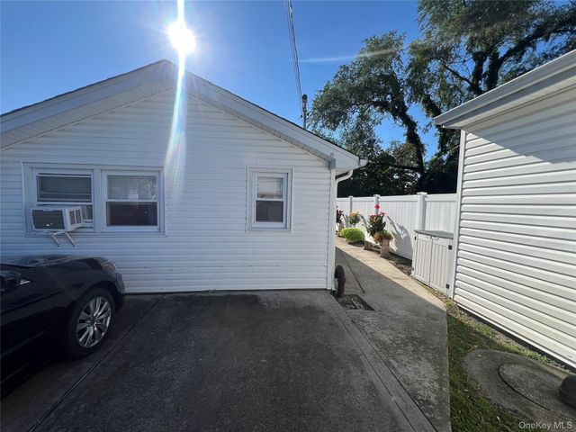79 Radcliffe Road 2, Island Park, NY 11558