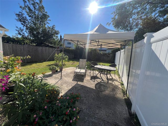 79 Radcliffe Road 2, Island Park, NY 11558