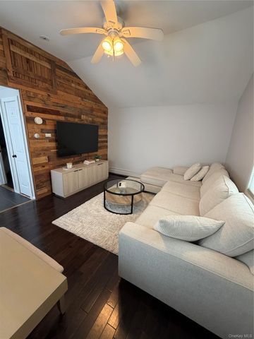 79 Radcliffe Road 2, Island Park, NY 11558