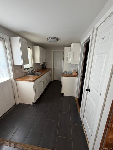 79 Radcliffe Road 2, Island Park, NY 11558