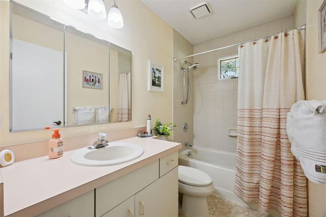 480 LAKE FOREST CIRCLE, Mount Dora, FL 32757