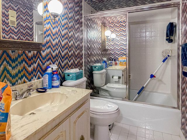 3930 Inverrary Boulevard 304-d, Lauderhill, FL 33319