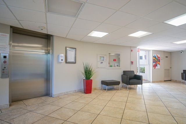 3930 Inverrary Boulevard 304-d, Lauderhill, FL 33319