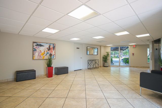 3930 Inverrary Boulevard 304-d, Lauderhill, FL 33319