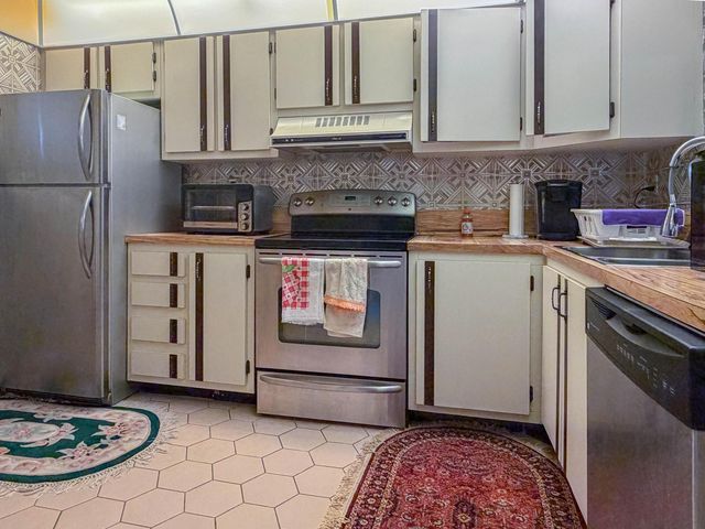 3930 Inverrary Boulevard 304-d, Lauderhill, FL 33319