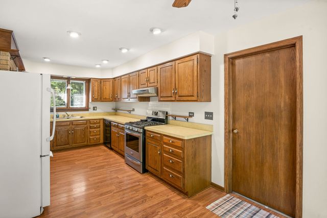 30W520 Arbor Lane, West Chicago, IL 60185