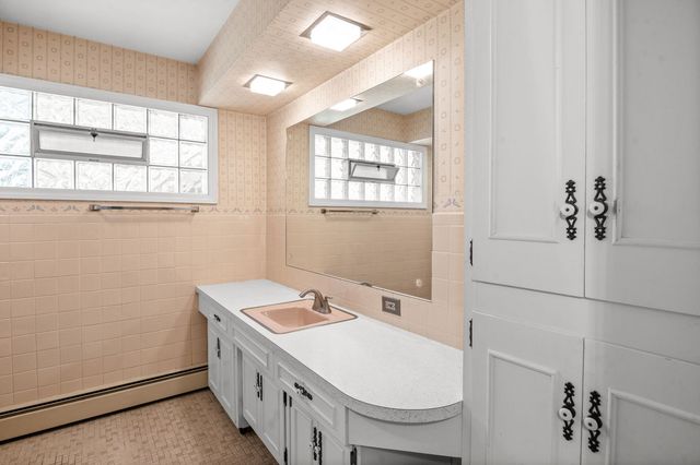 30W520 Arbor Lane, West Chicago, IL 60185