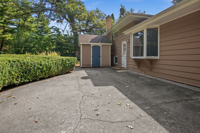 30W520 Arbor Lane, West Chicago, IL 60185