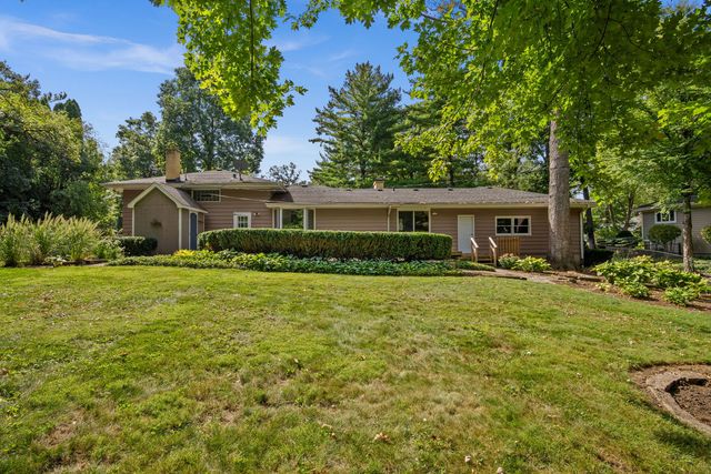 30W520 Arbor Lane, West Chicago, IL 60185