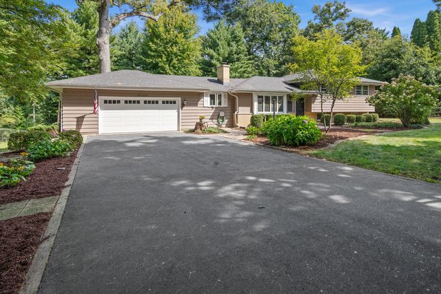 30W520 Arbor Lane, West Chicago, IL 60185