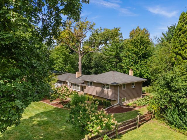 30W520 Arbor Lane, West Chicago, IL 60185