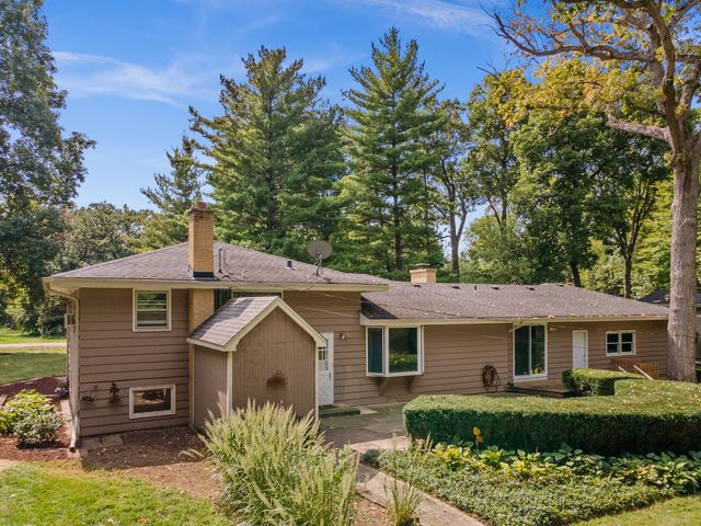 30W520 Arbor Lane, West Chicago, IL 60185