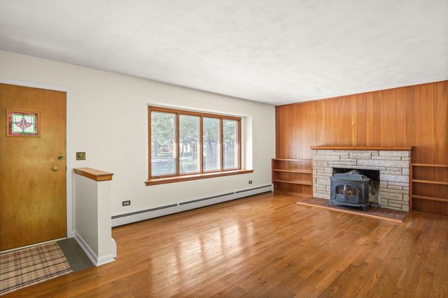 30W520 Arbor Lane, West Chicago, IL 60185