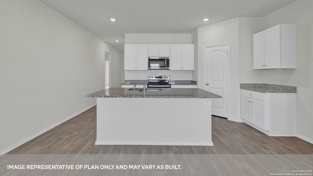 305 COTTONMOUTH LANE, Seguin, TX 78155