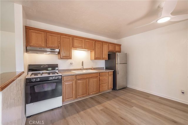 1044 E Country Club Boulevard, Big Bear City, CA 92314