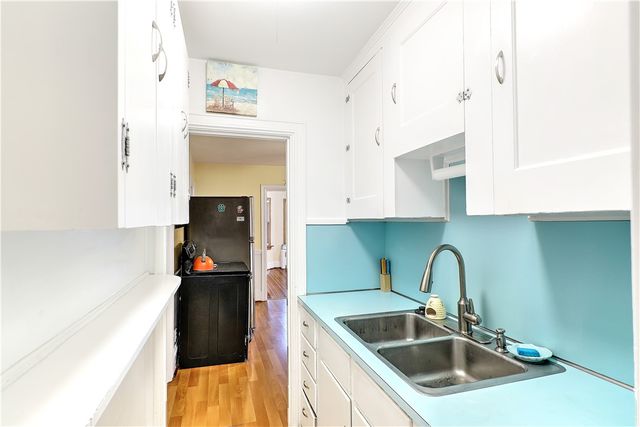 509 Middle Highway, Barrington, RI 02806