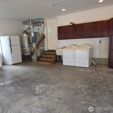 2417 Greenhaven Place NW, Bremerton, WA 98312