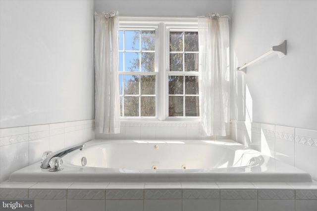 15 EASTGATE DR, Phoenixville, PA 19460