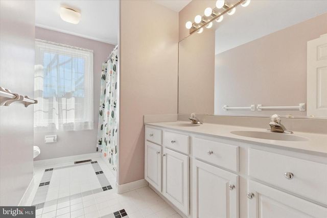 15 EASTGATE DR, Phoenixville, PA 19460