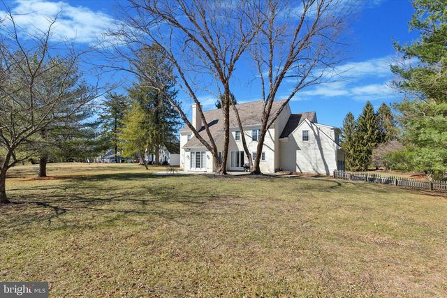 15 EASTGATE DR, Phoenixville, PA 19460