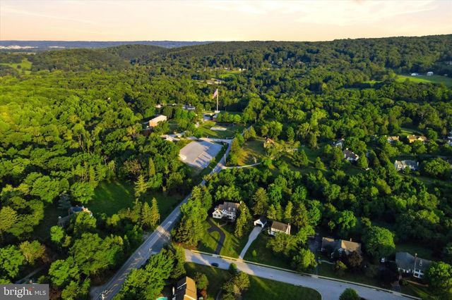 15 EASTGATE DR, Phoenixville, PA 19460
